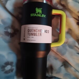 40 Oz Black NEON Stanley